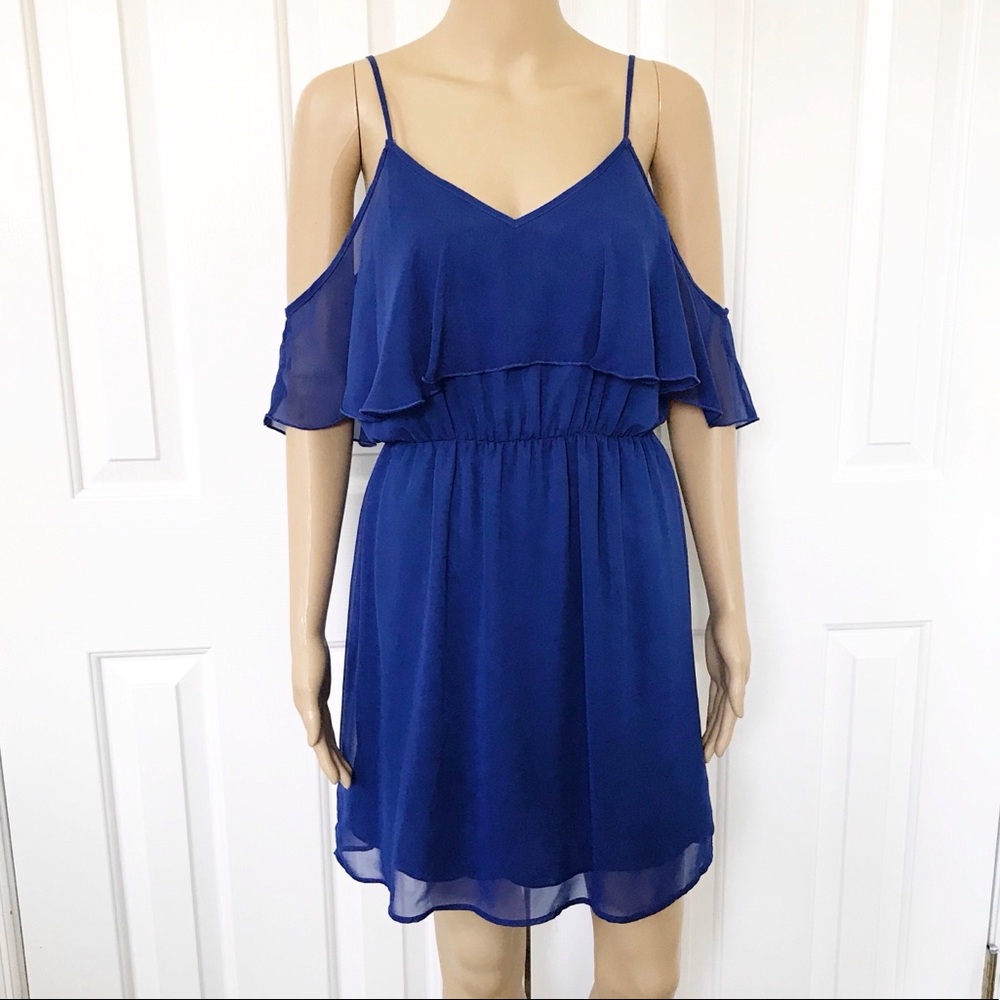 Everly Fluttering sleeves a line Mini dress size small